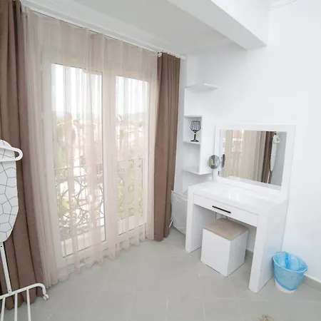 אכסניה Downtown Cozy