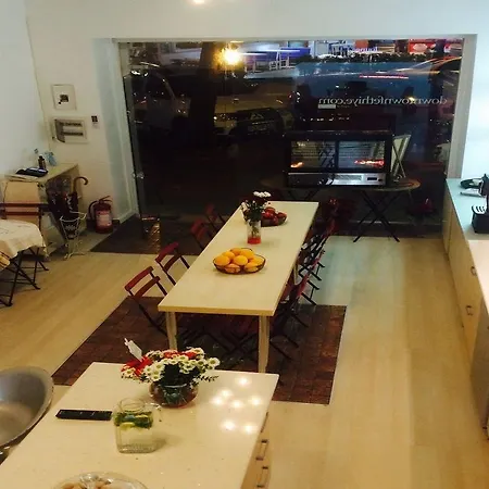 אכסניה Downtown Cozy *